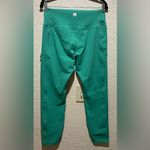 Vuori  NWT Studio Pocket Leggings Bergamot Green Sold out color Size XL Photo 6