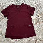 FIGS  Women's Casma Three Pocket Scrub Top in Burgundy Size Medium Photo 9