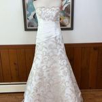 Beautiful Forever Yours Embroidered Lace Overlay Corset Wedding Gown! Size 6 Photo 0