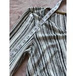 Verve Ami Blouse Tunic Top Gray White Long Sleeve Button Up V-Neck Size Large Photo 5