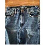 American Eagle  Ripped Mom Jeans  Photo 4