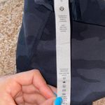 Lululemon Black Camo Leggings Size 6 23” Photo 4