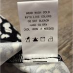 MELLODAY  BLACK & WHITE ANIMAL PRIT DOLMAN SHORT ROLLED SLEEVE SCOOP NECK BLOUSE Photo 8