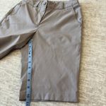 Nike  Golf Shorts Womens Size 0 Khaki Dri Fit Tour Performance Flat Front Bermuda Photo 4