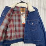 Levi's NEW Levi’s Warm Pleat Sleeve Sherpa Denim Trucker Jacket Warm Feeling M Medium Photo 7