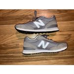 New Balance EUC  515 Grey/White Women's Size 8 Suede Sneakers WL515GRY Men's 6.5 Photo 2