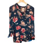 Lara | Navy Floral Print V Photo 2