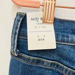 Lucky Brand NWT Ava Mid rise crop jeans sz 6/28 . Photo 3