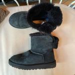 UGG  Arielle Bailey Fur Bow‎ Black Boots Size 6 Photo 2