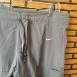 Nike  Gray Cargo Crops Size Medium Photo 2