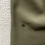 Lululemon On The Fly Crop Pants Olive Green Athleisure Travel Women's 8 x 23 Photo 5