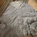 Carly Jean Los Angeles Carly Jeans xs/s button down blouse Photo 2