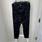 Yogalicious Lux Women’s Camouflage Black Combo Leggings Size Large NWT Photo 1