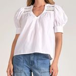 Elan White Puff Sleeve Top Size Small Photo 6
