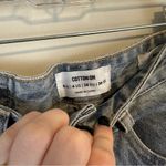 Cotton On  | Medium Wash Distressed Knees Mom Jeans Size 4 Photo 3