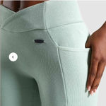 Gymshark  Poise Cropped Performance Pants Small‎ Photo 3