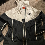 Nike  Windbreaker Jacket Photo 1