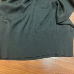 Loft Ann Taylor Sleeveless Black V-Neck Sleeveless Top/Vest size XS Photo 3