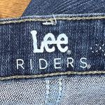 Lee  Riders Size 8 Classic Fit Medium Rise Straight Leg Blue Wash Jeans 5 Pockets Photo 11