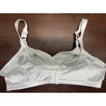 Bali  Size 40B White Double Support Wirefree Full Coverage Comfort Bra 3280 Photo 1
