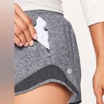 Lululemon NWT Hotty Hot Short II 2.5" Heather Lux Multi Black Shorts Size 12 Photo 2