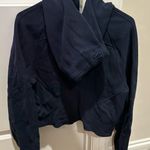 Lululemon  Scuba Photo 3