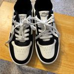 Disney NWOT  women’s sneakers size 8 Photo 2