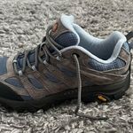 Keen  hiking shoes size 8.5 Photo 7