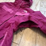 The North Face women's small waterproof Hyvent Plum Winter skiing coat Photo 3