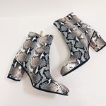 Black And White Snakeskin Boots NWOT Size 9 Photo 0