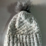 LC Lauren Conrad LAUREN CONRAD COZY GRAY NEUTRAL‎ COLORED KNIT BEANIE WITH POM POM NEW Photo 0