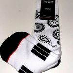 NWT Paisley White Black Crew socks Photo 0