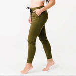 Zyia  Olive Unwind Jogger size M Photo 2