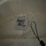 Princess Polly Photo 3