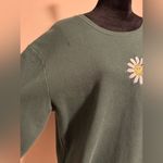 EUC Social Scene Green Daisy Embroidered Crewneck Sweater size XL Photo 1