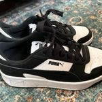 Puma Sneakers Photo 0