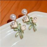 1 Pair Delicate Decor Dangle Zinc Alloy Earrings With Faux Pearl And Flower Desi Gold Photo 2