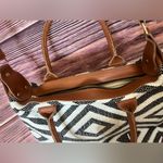 Tribe Alive White and Black Detailed Purse. Size Medium. Photo 5