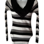 Love by Design Y2k Striped V Neck Fitted Sweater Gray Medium Snatched Grunge Photo 0