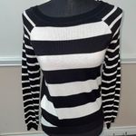 Red Camel NWT  Atlas Ivory and Black Table Sweater Size Small Photo 0