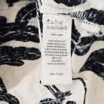 Tahari  Womens L 100% Linen Tropical Top Black White Leaf Print Shirt Photo 3