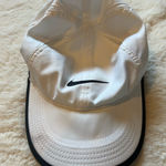 Nike  white hat Photo 0