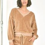 AMO Velour Sweatshirt Womens S 70s Gold Beige V Photo 0