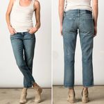 AMO Kate Straight Modern Crop Leg Girl Crush
Blue Vintage Wash Jeans Sz 25❤️ Blue Photo 1