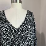 River Island  White & Black Floral Flared Sleeve V Neck Blouse Size US 8 Photo 3