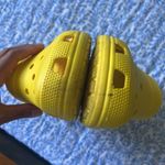 Crocs classic yellow unisex clogs women 9 / men’s 7 Photo 8