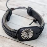 Tie Bracelet Photo 6