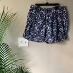 Bandolino Vintage  Blu navy floral shorts Photo 2