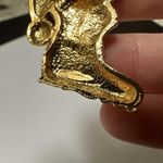 Avon Signed Cat In Boot With Red Santa Hat Holiday Brooch Pin Gold Tone Photo 4