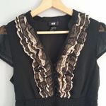 H&M  Ruffle Collared Short Sleeve Shirt Size Small Photo 2